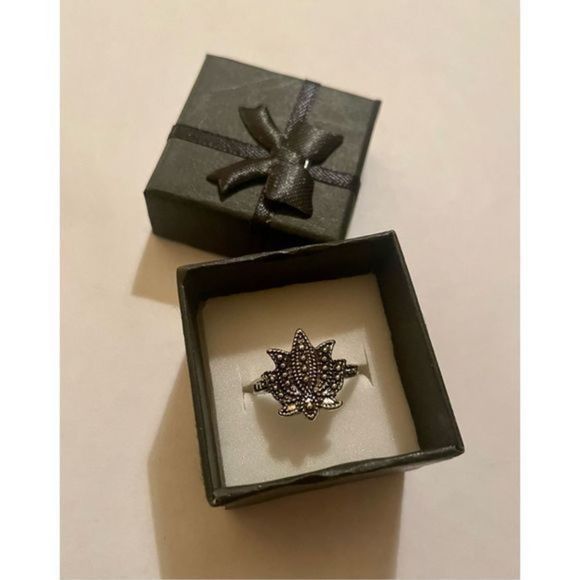 Silver VINTAGE LOTUS FLOWER RING - Picture 7 of 8